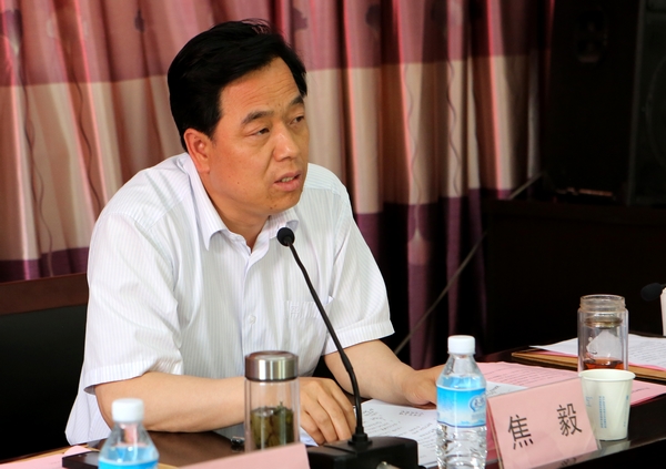 耀州區(qū)區(qū)委書(shū)記焦毅在會(huì)上講話(huà)